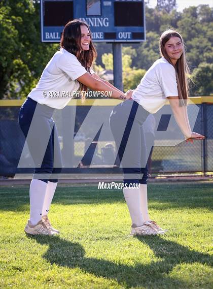 Thumbnail 3 in Oak Ridge (Team & Individual Photos) photogallery.