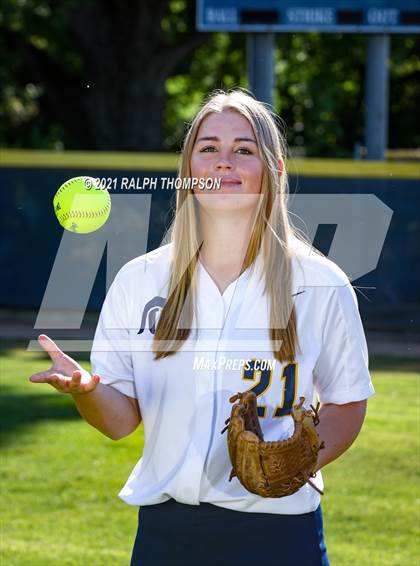 Thumbnail 2 in Oak Ridge (Team & Individual Photos) photogallery.