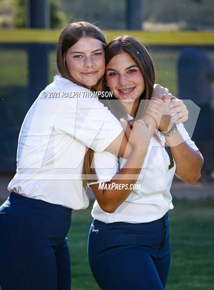 Thumbnail 1 in Oak Ridge (Team & Individual Photos) photogallery.