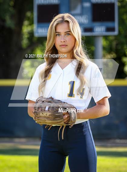 Thumbnail 1 in Oak Ridge (Team & Individual Photos) photogallery.