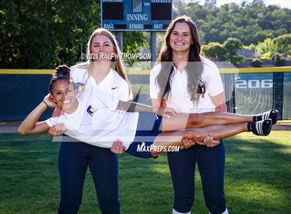 Thumbnail 2 in Oak Ridge (Team & Individual Photos) photogallery.