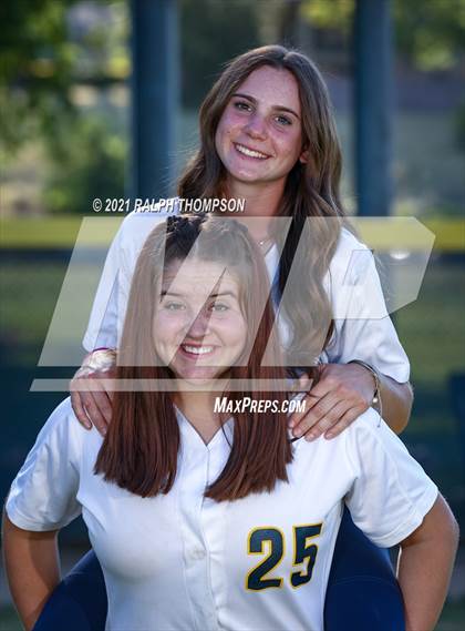 Thumbnail 2 in Oak Ridge (Team & Individual Photos) photogallery.