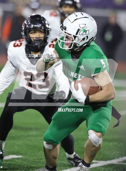 Thumbnail 1 in Lincoln vs. Pittsburg (CIF State Division 1-AA Final) photogallery.