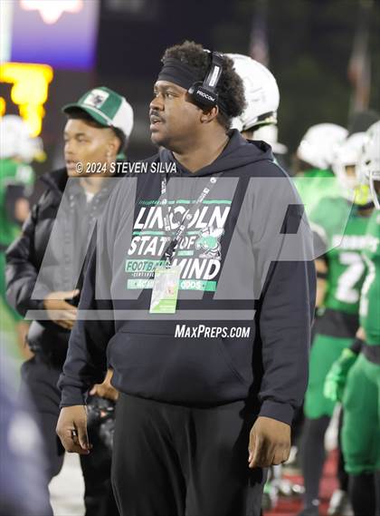 Thumbnail 3 in Lincoln vs. Pittsburg (CIF State Division 1-AA Final) photogallery.