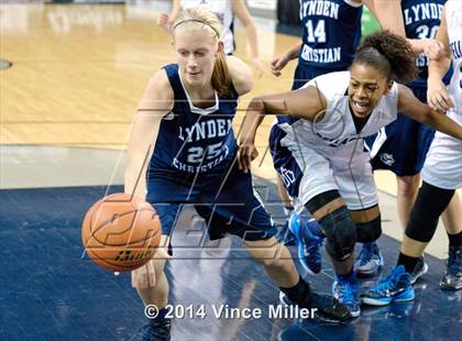 Thumbnail 1 in Bellarmine Prep vs. Lynden Christian photogallery.