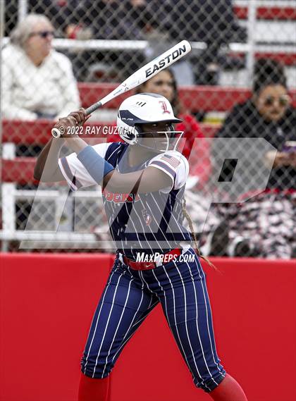 Thumbnail 3 in Liberty vs. Hanford photogallery.