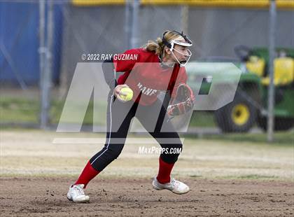 Thumbnail 3 in Liberty vs. Hanford photogallery.