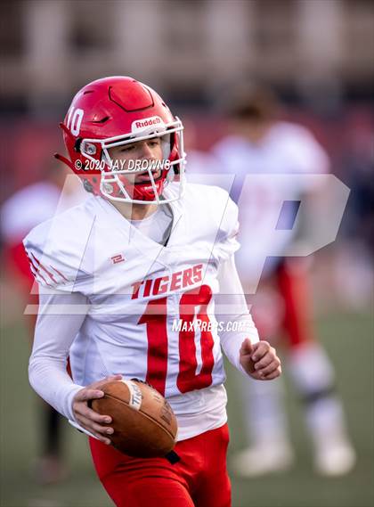 Thumbnail 1 in Duchesne vs. Milford (UHSAA 2A Semifinal) photogallery.