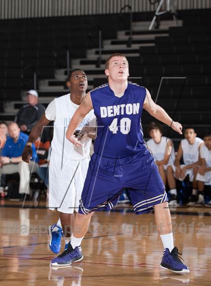 Thumbnail 3 in Turner [R. L.] vs Denton (Carrollton-Farmers Branch Basketball Classic) photogallery.