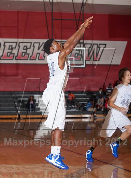 Thumbnail 3 in Turner [R. L.] vs Denton (Carrollton-Farmers Branch Basketball Classic) photogallery.