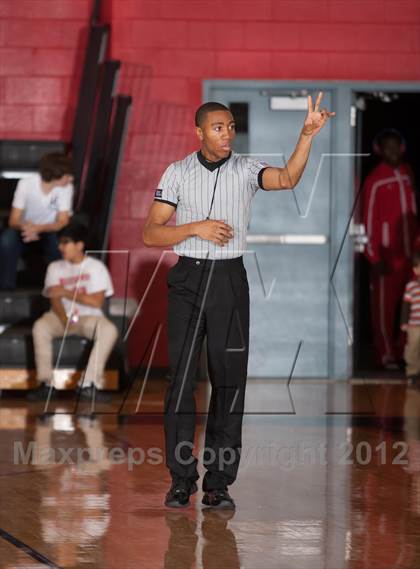 Thumbnail 2 in Turner [R. L.] vs Denton (Carrollton-Farmers Branch Basketball Classic) photogallery.