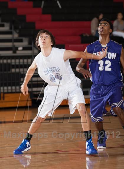 Thumbnail 3 in Turner [R. L.] vs Denton (Carrollton-Farmers Branch Basketball Classic) photogallery.