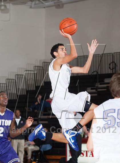 Thumbnail 1 in Turner [R. L.] vs Denton (Carrollton-Farmers Branch Basketball Classic) photogallery.