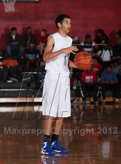 Thumbnail 2 in Turner [R. L.] vs Denton (Carrollton-Farmers Branch Basketball Classic) photogallery.