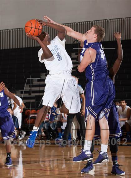 Thumbnail 2 in Turner [R. L.] vs Denton (Carrollton-Farmers Branch Basketball Classic) photogallery.