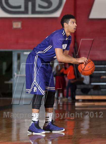 Thumbnail 2 in Turner [R. L.] vs Denton (Carrollton-Farmers Branch Basketball Classic) photogallery.