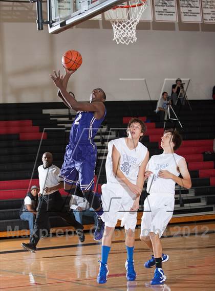 Thumbnail 2 in Turner [R. L.] vs Denton (Carrollton-Farmers Branch Basketball Classic) photogallery.