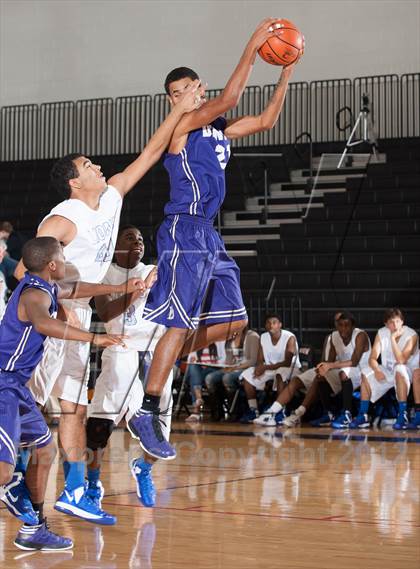 Thumbnail 2 in Turner [R. L.] vs Denton (Carrollton-Farmers Branch Basketball Classic) photogallery.