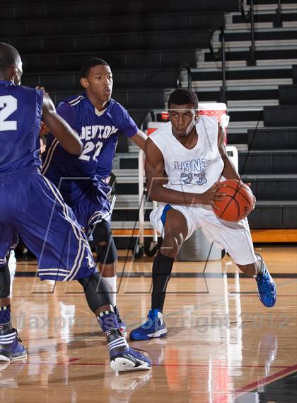 Thumbnail 2 in Turner [R. L.] vs Denton (Carrollton-Farmers Branch Basketball Classic) photogallery.