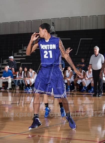 Thumbnail 2 in Turner [R. L.] vs Denton (Carrollton-Farmers Branch Basketball Classic) photogallery.