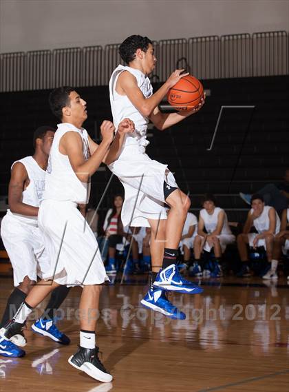 Thumbnail 3 in Turner [R. L.] vs Denton (Carrollton-Farmers Branch Basketball Classic) photogallery.