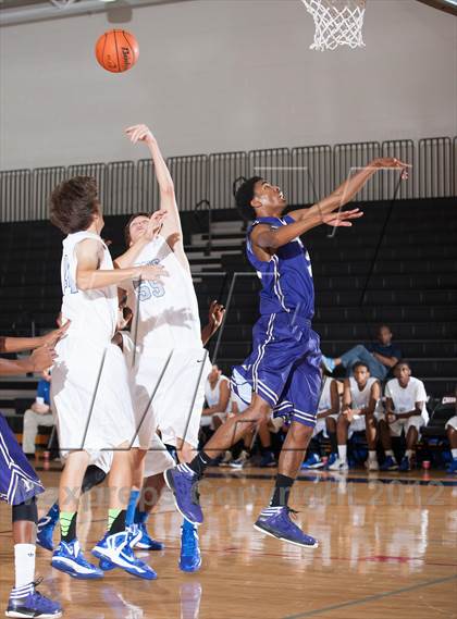 Thumbnail 1 in Turner [R. L.] vs Denton (Carrollton-Farmers Branch Basketball Classic) photogallery.