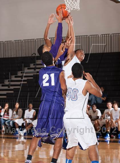 Thumbnail 2 in Turner [R. L.] vs Denton (Carrollton-Farmers Branch Basketball Classic) photogallery.