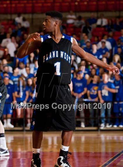 Thumbnail 3 in Marcus vs Plano West  (Texas 5A Region I Final) photogallery.