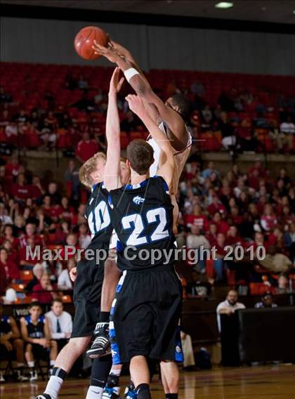 Thumbnail 2 in Marcus vs Plano West  (Texas 5A Region I Final) photogallery.