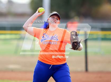 Thumbnail 2 in Paradise Honors vs. Thunderbird (Cool Nights Tournament) photogallery.