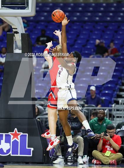 Thumbnail 1 in Kimball vs. Veterans Memorial (UIL 5A Basketball State Semifinal) photogallery.
