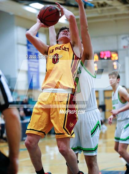 Thumbnail 3 in Star Valley vs. Ridgeline (Eagle Holiday Shootout) photogallery.
