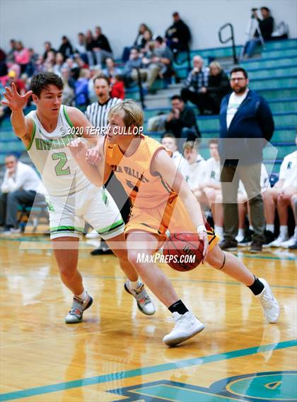 Thumbnail 1 in Star Valley vs. Ridgeline (Eagle Holiday Shootout) photogallery.