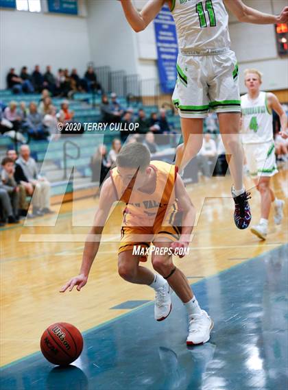 Thumbnail 2 in Star Valley vs. Ridgeline (Eagle Holiday Shootout) photogallery.