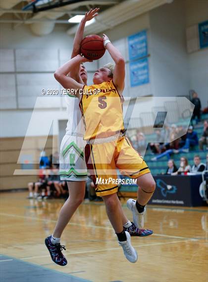 Thumbnail 1 in Star Valley vs. Ridgeline (Eagle Holiday Shootout) photogallery.