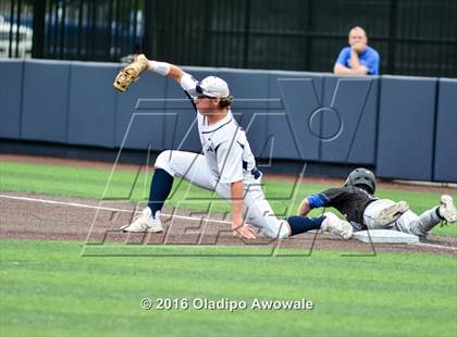 Thumbnail 3 in Oak Ridge vs. Dallas Jesuit (UIL Class 6A Region II Semifinal) photogallery.