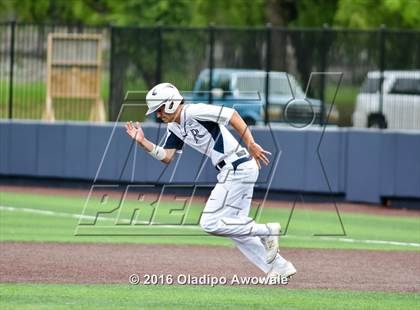 Thumbnail 3 in Oak Ridge vs. Dallas Jesuit (UIL Class 6A Region II Semifinal) photogallery.