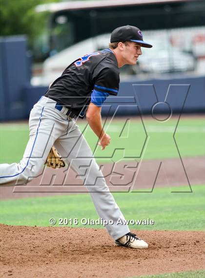 Thumbnail 3 in Oak Ridge vs. Dallas Jesuit (UIL Class 6A Region II Semifinal) photogallery.