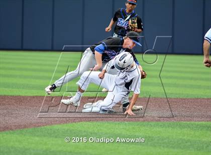 Thumbnail 3 in Oak Ridge vs. Dallas Jesuit (UIL Class 6A Region II Semifinal) photogallery.