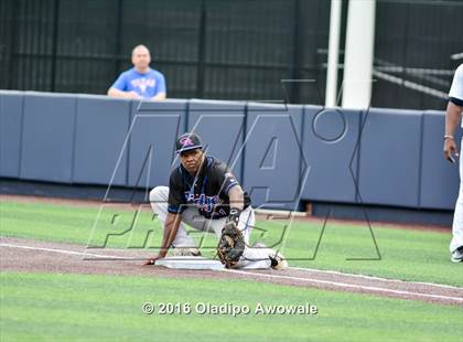 Thumbnail 2 in Oak Ridge vs. Dallas Jesuit (UIL Class 6A Region II Semifinal) photogallery.