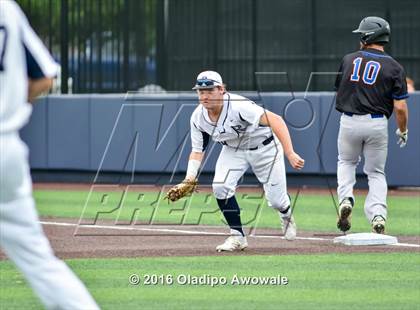 Thumbnail 2 in Oak Ridge vs. Dallas Jesuit (UIL Class 6A Region II Semifinal) photogallery.