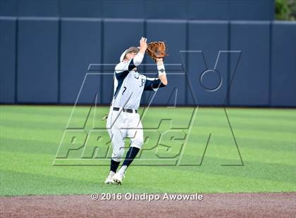 Thumbnail 2 in Oak Ridge vs. Dallas Jesuit (UIL Class 6A Region II Semifinal) photogallery.