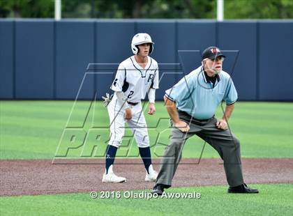 Thumbnail 2 in Oak Ridge vs. Dallas Jesuit (UIL Class 6A Region II Semifinal) photogallery.