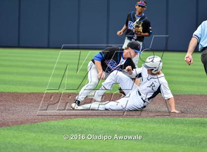 Thumbnail 2 in Oak Ridge vs. Dallas Jesuit (UIL Class 6A Region II Semifinal) photogallery.