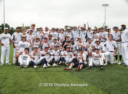 Thumbnail 3 in Oak Ridge vs. Dallas Jesuit (UIL Class 6A Region II Semifinal) photogallery.