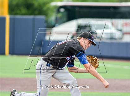 Thumbnail 3 in Oak Ridge vs. Dallas Jesuit (UIL Class 6A Region II Semifinal) photogallery.