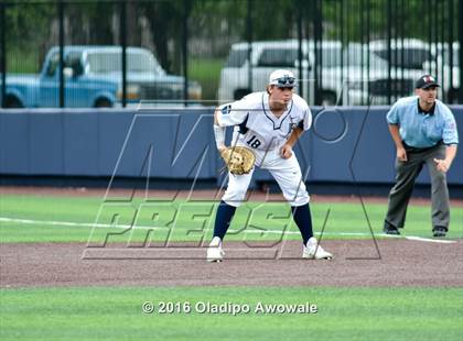 Thumbnail 1 in Oak Ridge vs. Dallas Jesuit (UIL Class 6A Region II Semifinal) photogallery.