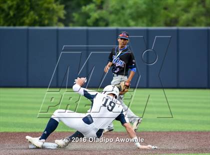 Thumbnail 3 in Oak Ridge vs. Dallas Jesuit (UIL Class 6A Region II Semifinal) photogallery.