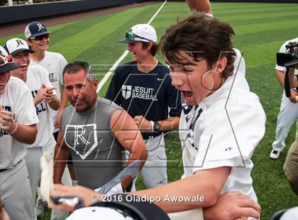 Thumbnail 3 in Oak Ridge vs. Dallas Jesuit (UIL Class 6A Region II Semifinal) photogallery.