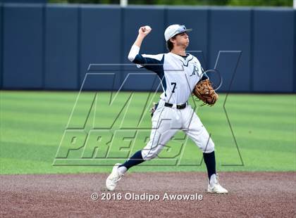 Thumbnail 2 in Oak Ridge vs. Dallas Jesuit (UIL Class 6A Region II Semifinal) photogallery.